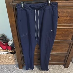 Women’s fig scrub bottoms